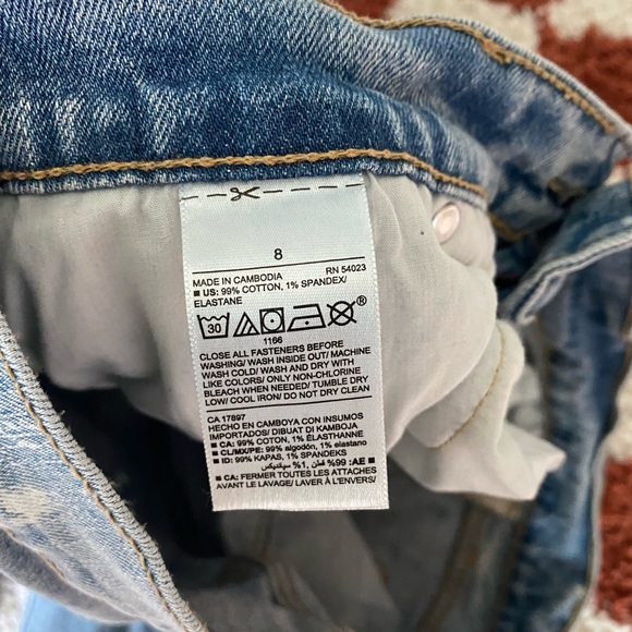 Old Navy light wash boyfriend jeans with paint splatter - Picture 5 of 5